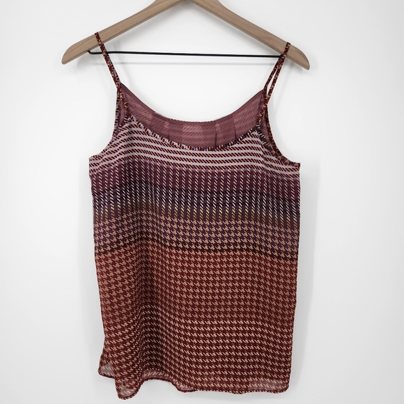 CAbi Womens Camisole Top Size M Maroon Oxblood Houndstooth Chiffon Flowy - Picture 5 of 8